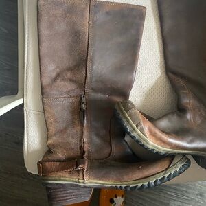 Sorel boots brown